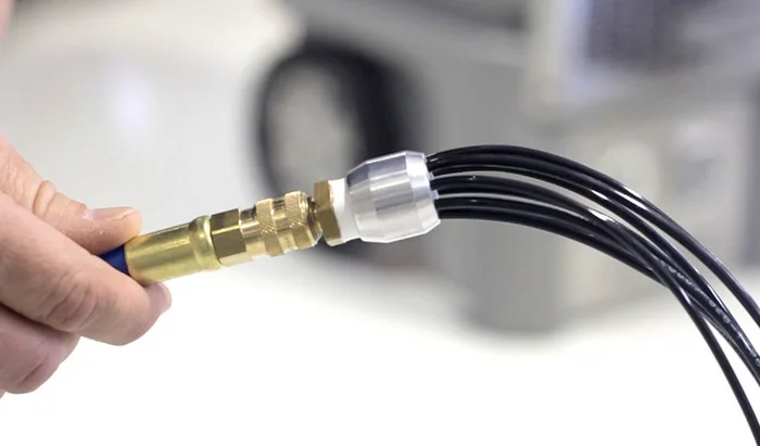 Instrument à la fine pointe de la technologie pour le nettoyage des conduits de sécheuse et de ventilation de Brille-O-Max
